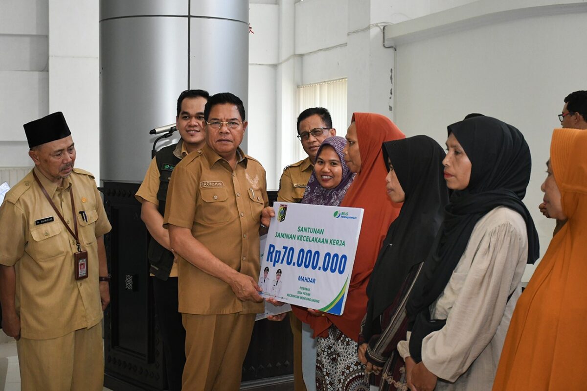 Pemkab Lotim Percepat Universal Coverage Jamsostek