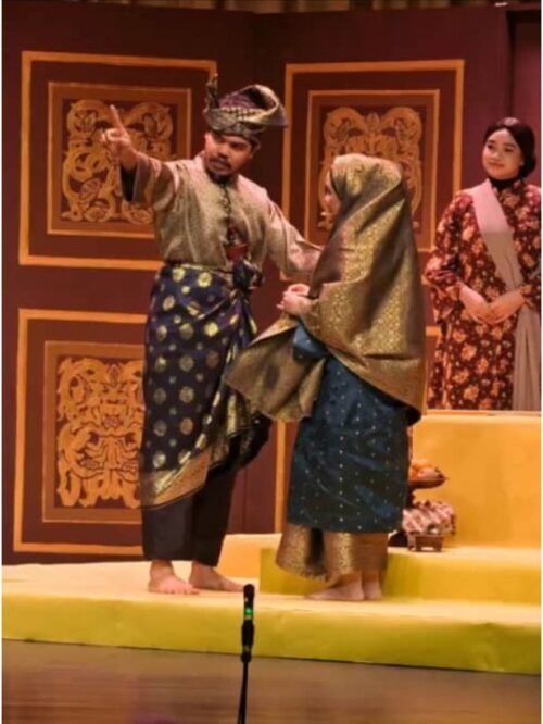 Pementasan Purbawara “Matinya Seorang Pahlawan”: Reinvensi dan Cultural Resilience Oleh: Salman Faris (Pensyarah Kanan FMSP, UPSI)