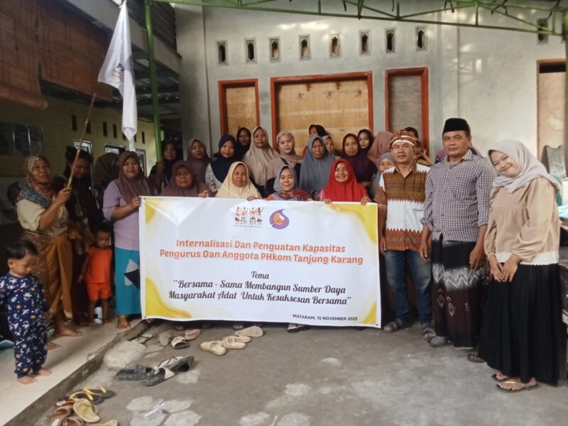 Internalisasi dan penguatan kapasitas pengurus dan anggota PHkom Tanjung Karang