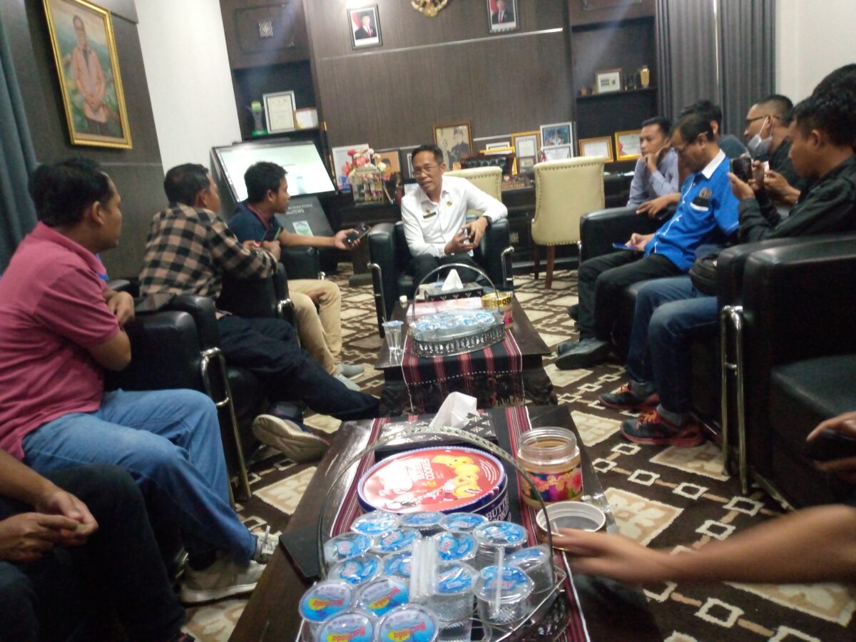 Kabar Gembira Akhir Tahun 2025 Pajak dan Retribusi Lombok Timur Tembus 99 Persen