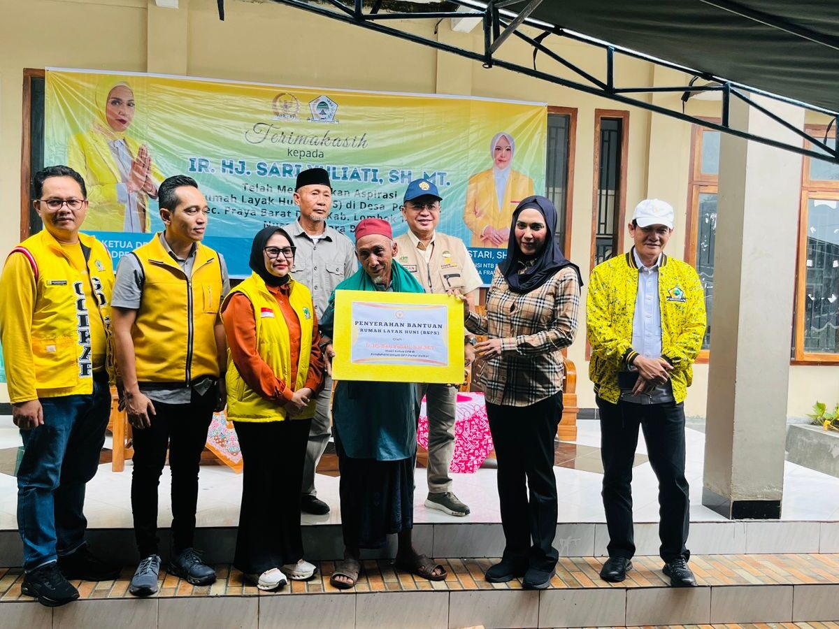 Wakil Ketua DPR RI Sari Yuliati Salurkan BSPS Saat Reses di Lombok