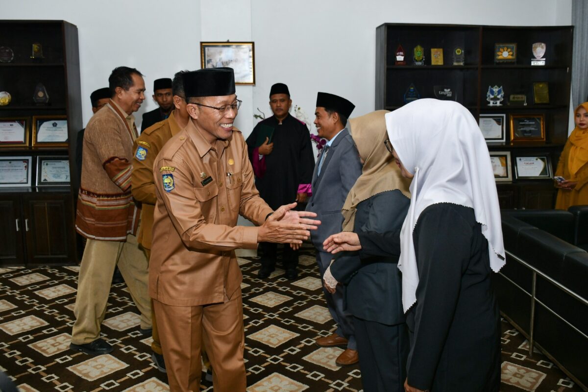 Sekda Lotim Lantik Tiga Pejabat Administrator dan Pengawas