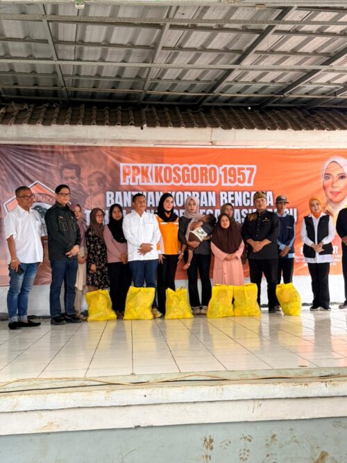 Wakil Ketua DPR Sari Yuliati Salurkan Bantuan untuk Korban Longsor Bandung Barat