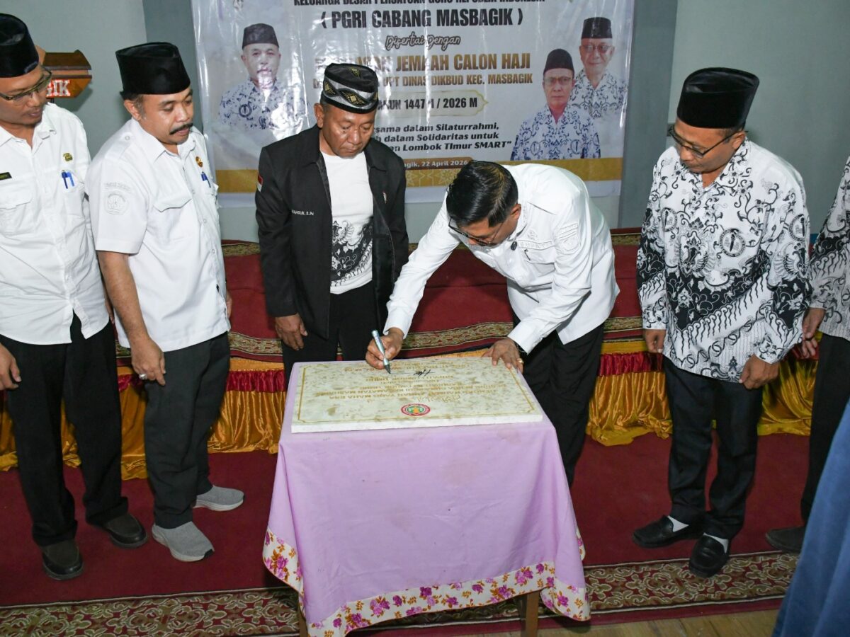 Bupati Resmikan Gedung PGRI Masbagik