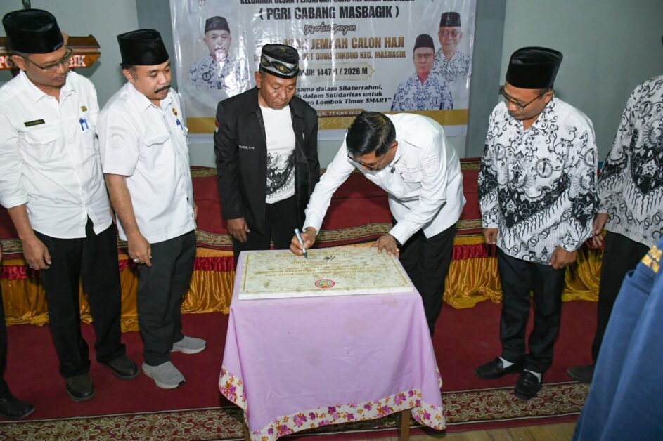 Bupati Resmikan Gedung PGRI Masbagik