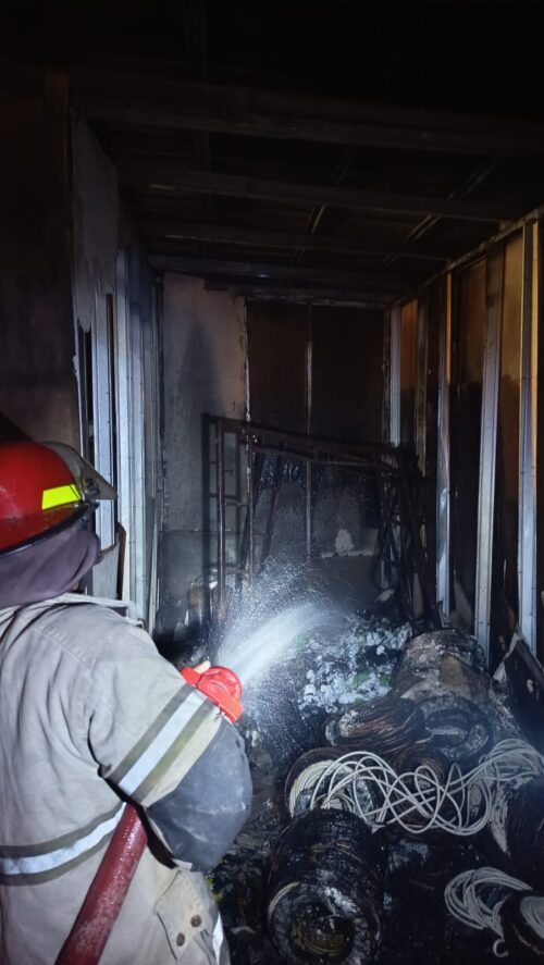 Gudang Bahan Bangunan MAN IC Terbakar, Diduga Akibat Korsleting Listrik