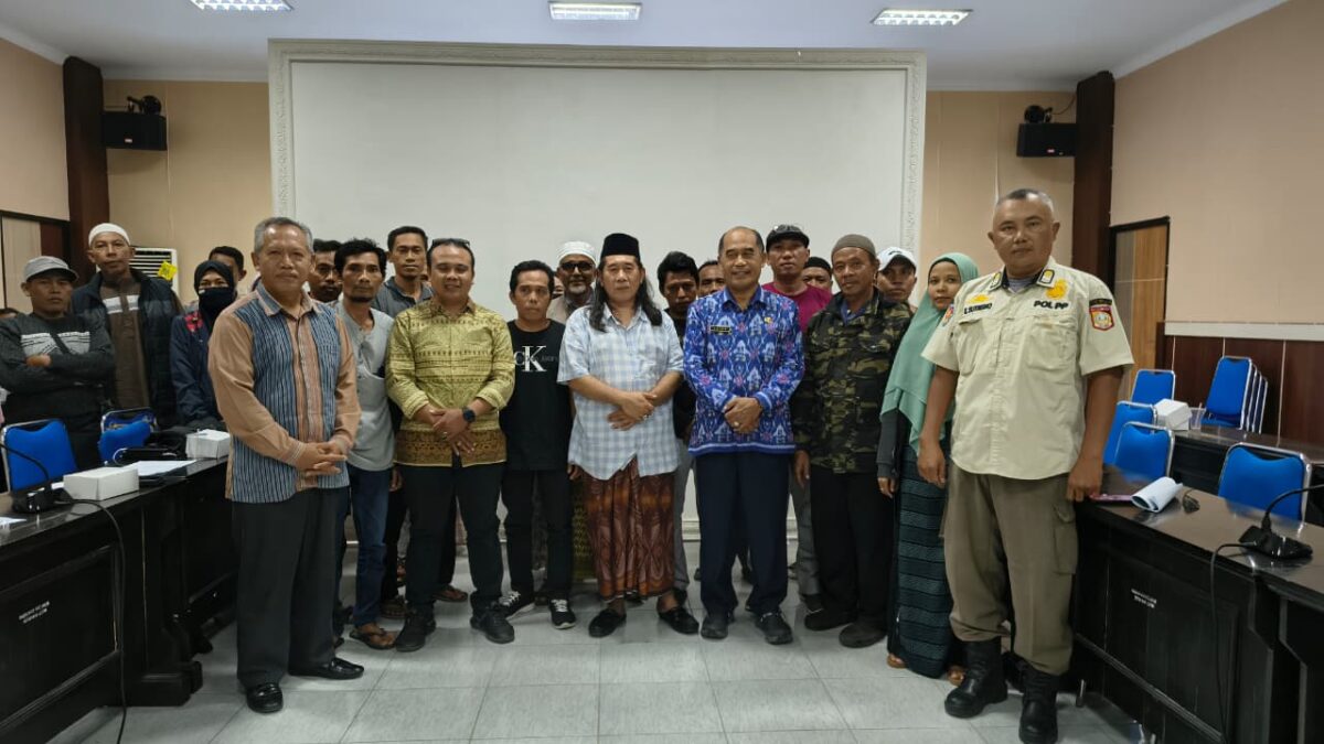 Korban Kebakaran Pasar Pringgabaya Datangi Kantor Bupati Lombok Timur