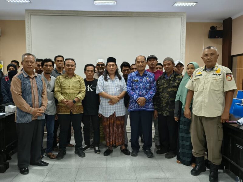 Korban Kebakaran Pasar Pringgabaya Datangi Kantor Bupati Lombok Timur
