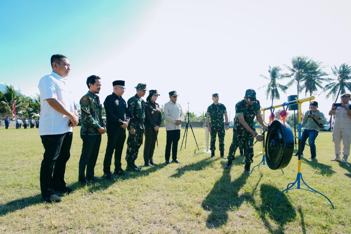 Bupati Lotim Hadiri Penutupan TMMD ke-128 di Suralaga