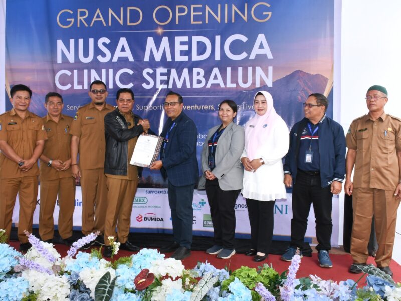 Bupati Lotim Resmikan Klinik Bertaraf Internasional di Sembalun