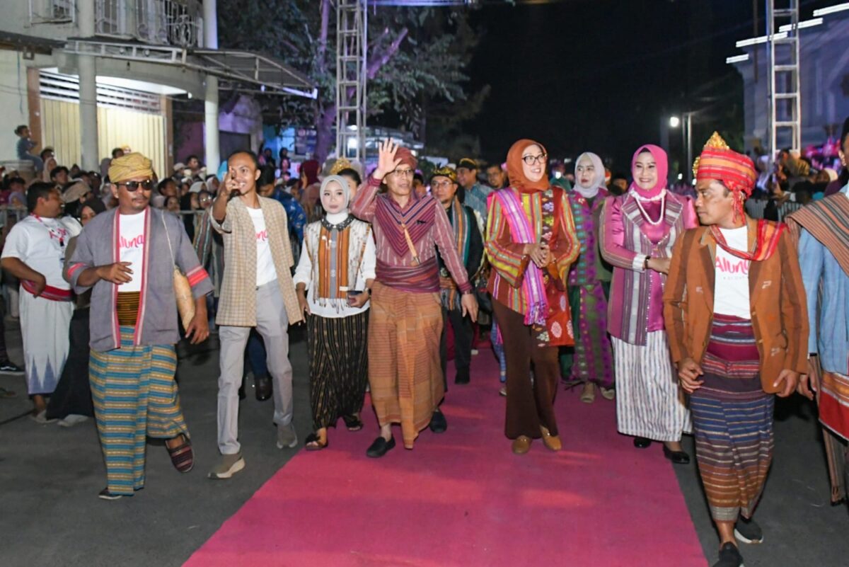 Alunan Budaya Pringgasela Masuk KEN, Wabup Lotim Dorong Desa Lain Ikuti Jejaknya