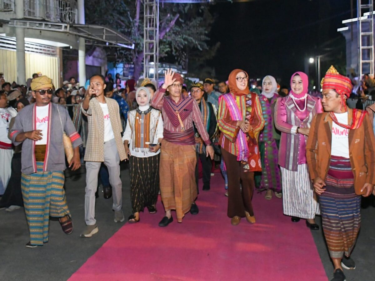 Alunan Budaya Pringgasela Masuk KEN, Wabup Lotim Dorong Desa Lain Ikuti Jejaknya