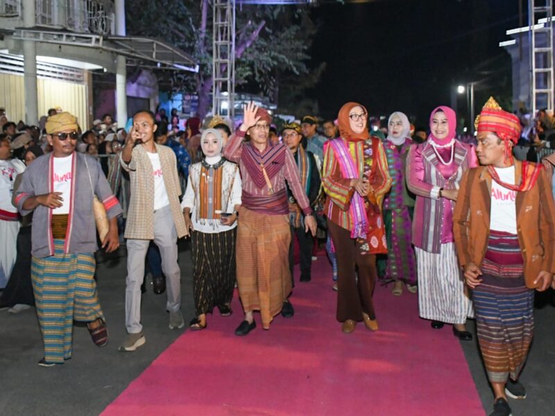 Alunan Budaya Pringgasela Masuk KEN, Wabup Lotim Dorong Desa Lain Ikuti Jejaknya