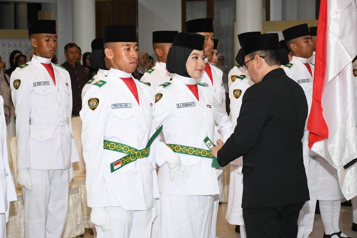 Jangan Biarkan Disiplin Berakhir Saat Seragam Dibuka