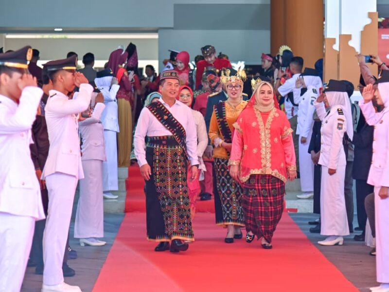 HUT RI ke-8 di NTB: Pakaian Adat Manggarai Gubernur dan Pesan Solidaritas Bencana