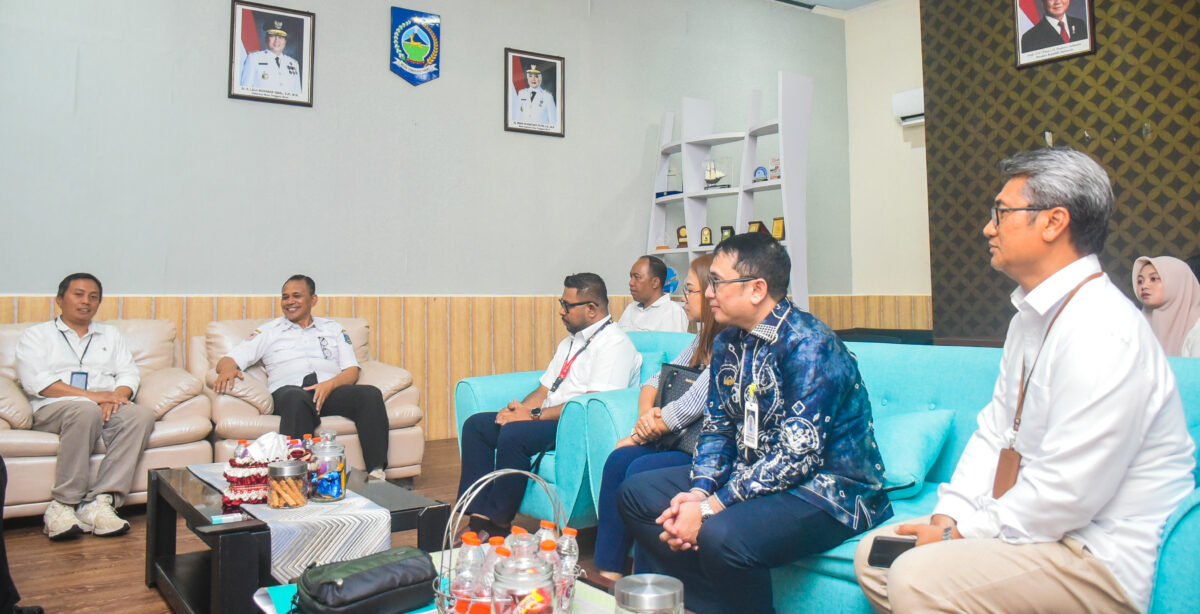 FKIJK NTB Serahkan Bantuan Kemanusiaan untuk Korban Bencana di NTT