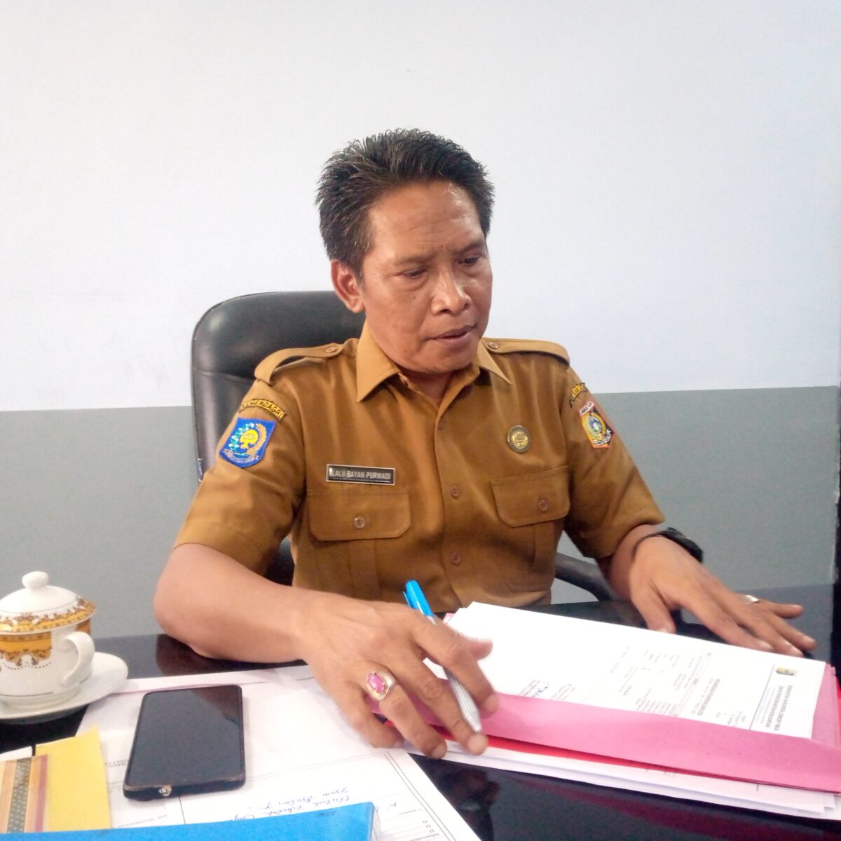 Dikbud Lotim Soroti Sekolah Wajibkan Siswa Beli LKS