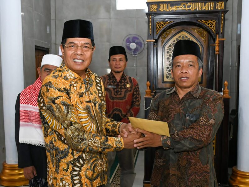 Singgung Ketahanan Pangan Bupati Lotim Janji Perbaikan Jalan Tetebatu pada 2027