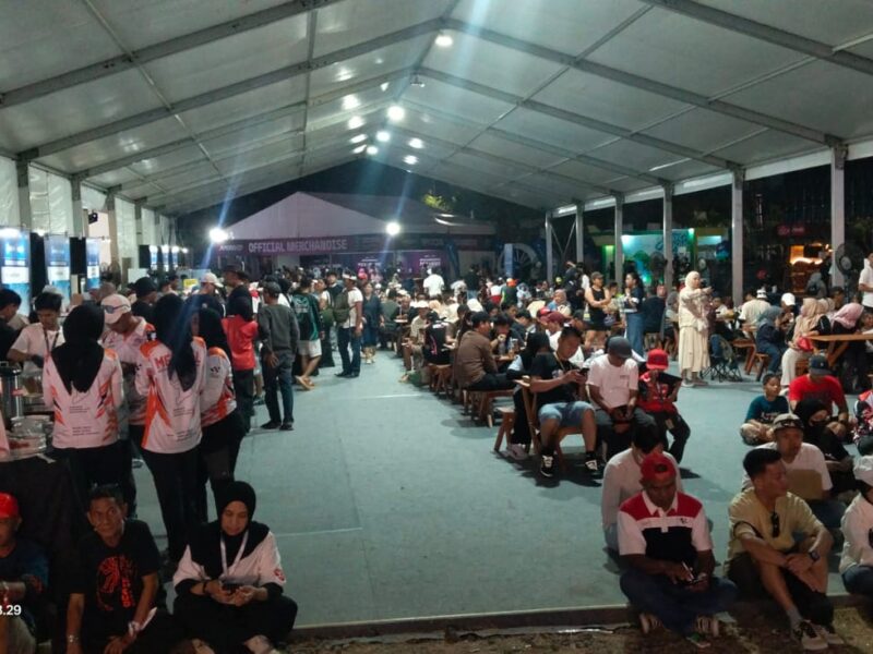 Tenun hingga Kuliner NTB Raup Jutaan Rupiah di MotoGP Mandalika