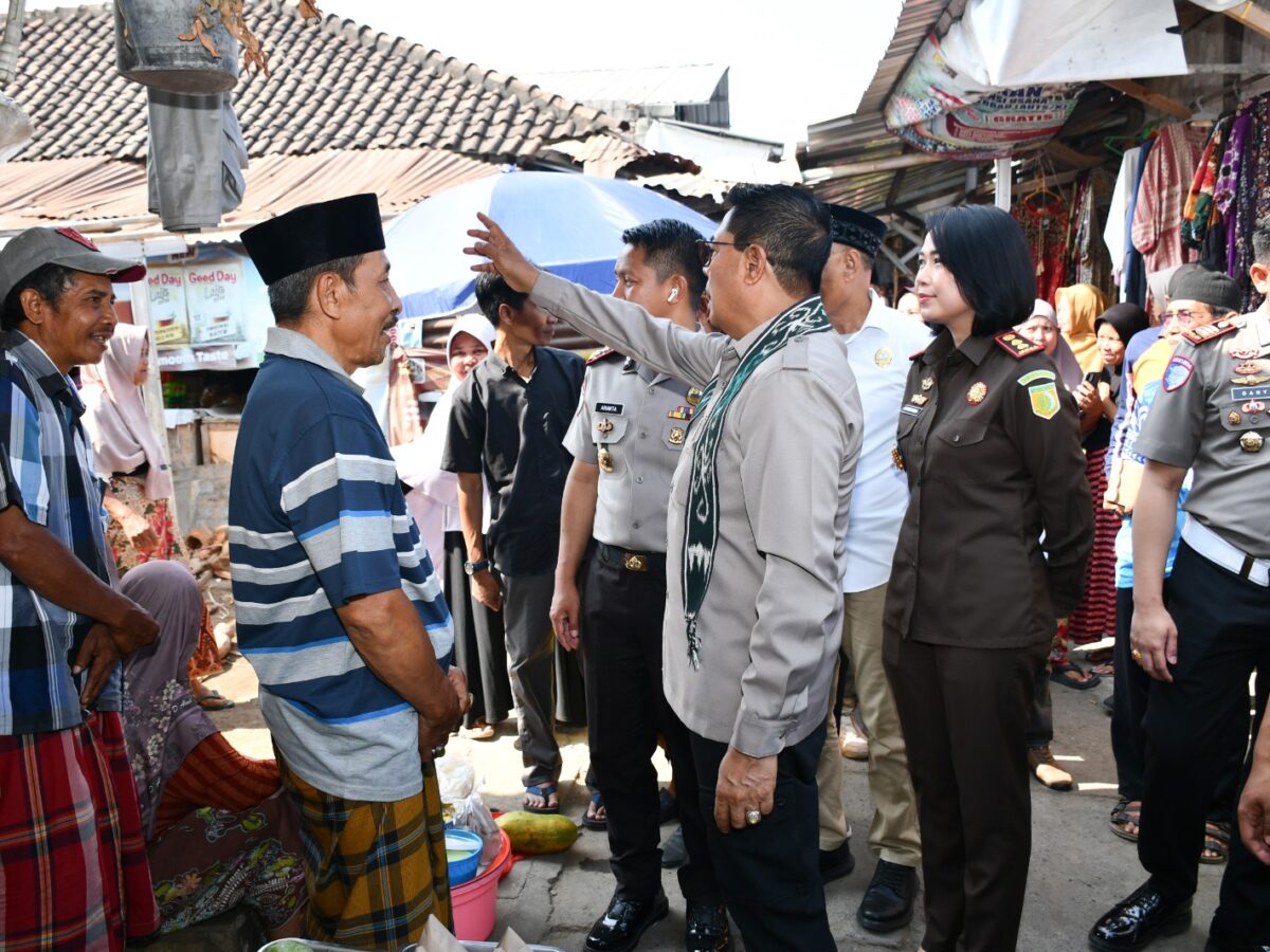 Bupati Lotim Dorong Pedagang Lepas dari Jerat Rentenir
