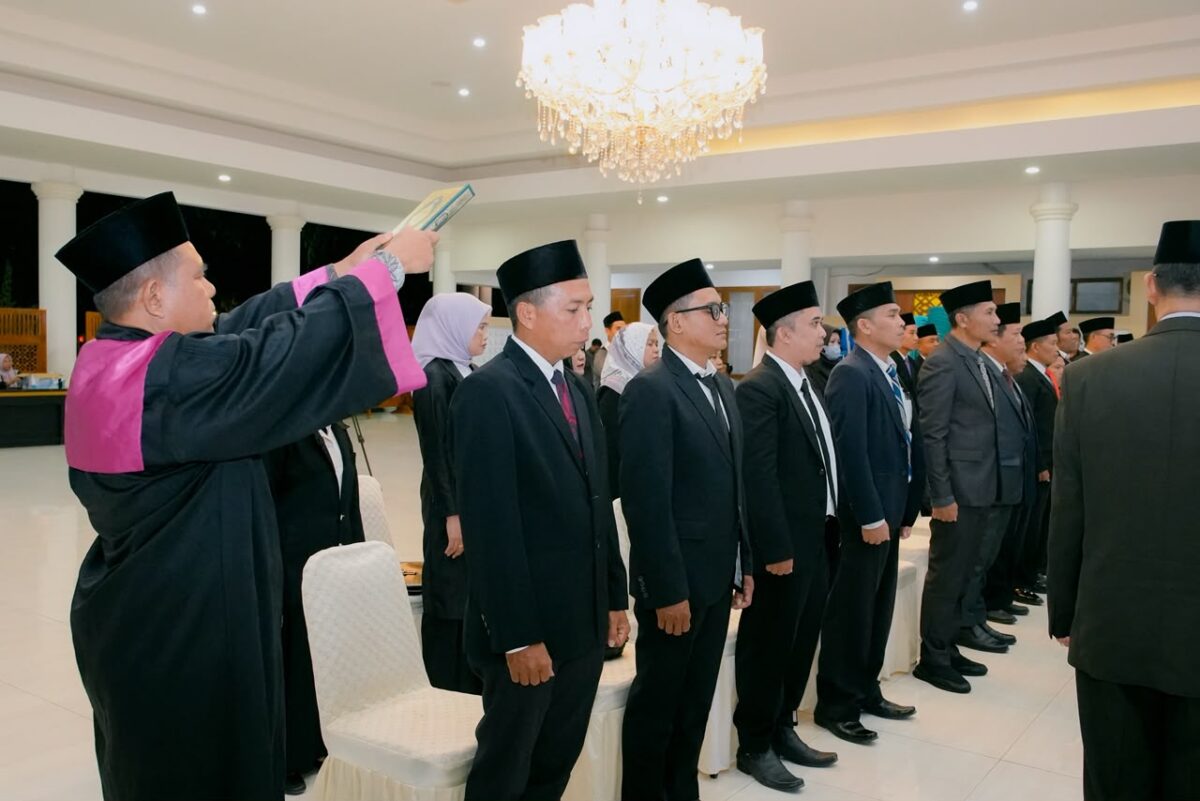 Lantik 21 Pejabat, Bupati Lotim Ingatkan Etika dan Pelayanan Publik