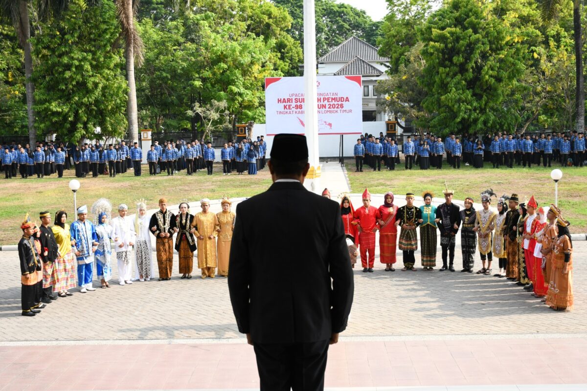 Pemuda Berprestasi Terima Penghargaan