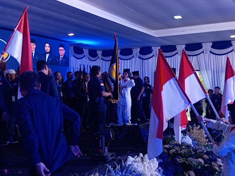 Pelantikan DPC NasDem se-Lotim, Nurhasanah Hadapi Tantangan Politik ke Depan